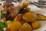 Drób: Kurczak po grecku z pieczonymi ziemniakami